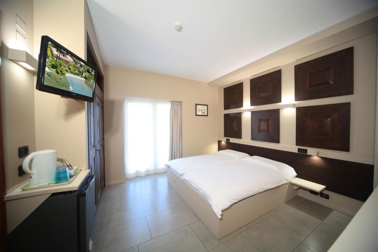 Hotel La Pauel Сирмионе Экстерьер фото