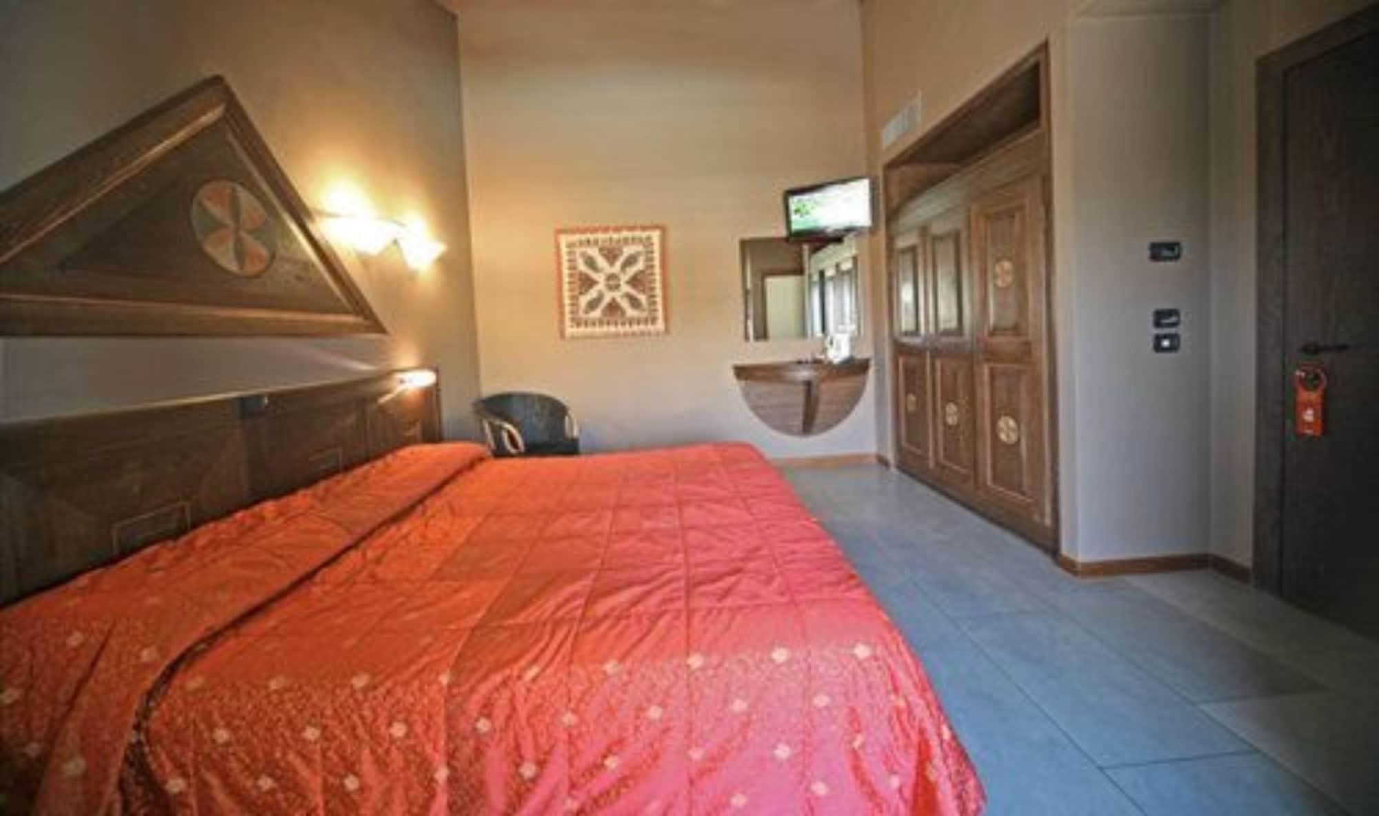 Hotel La Pauel Сирмионе Экстерьер фото