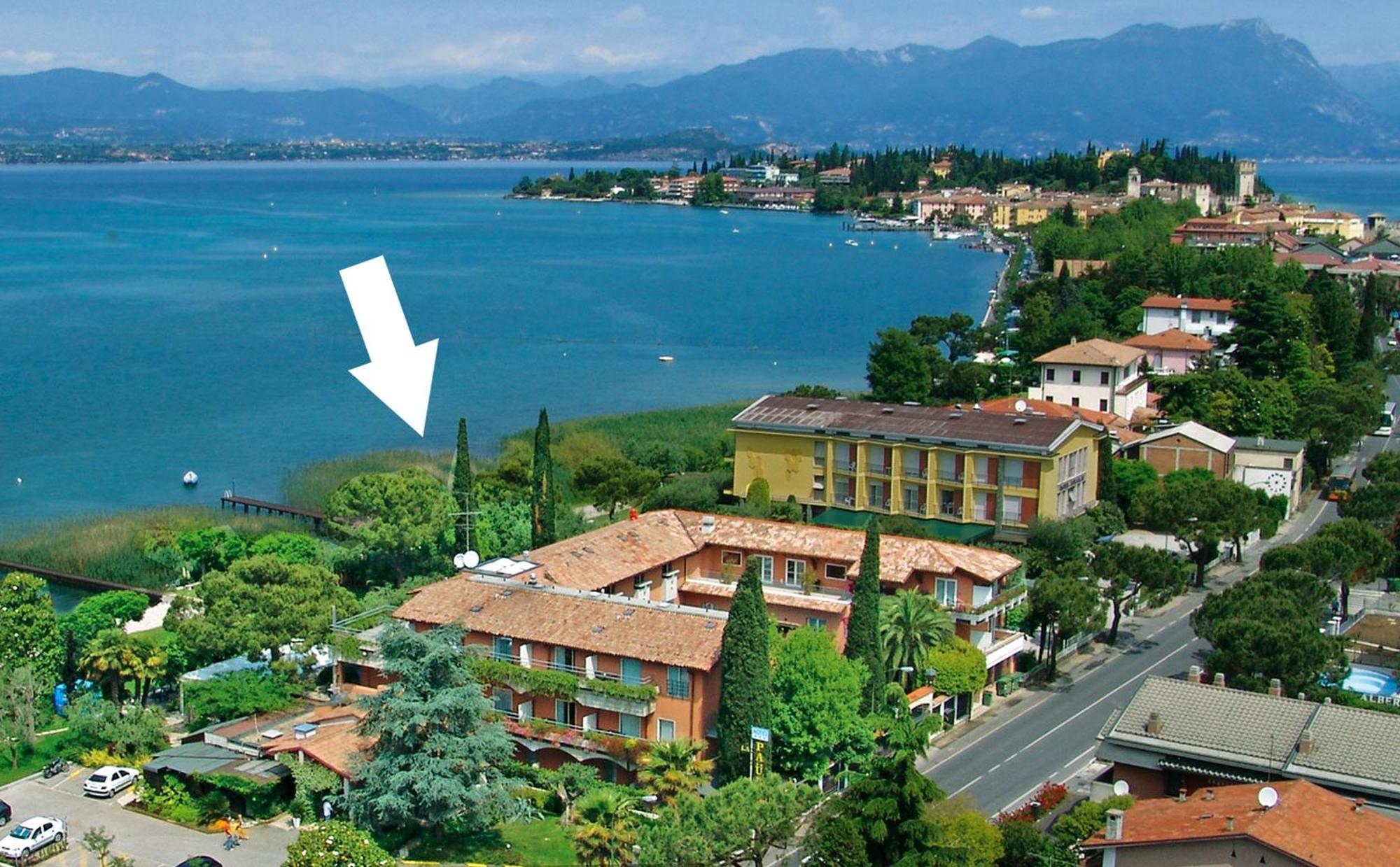 Hotel La Pauel Сирмионе Экстерьер фото