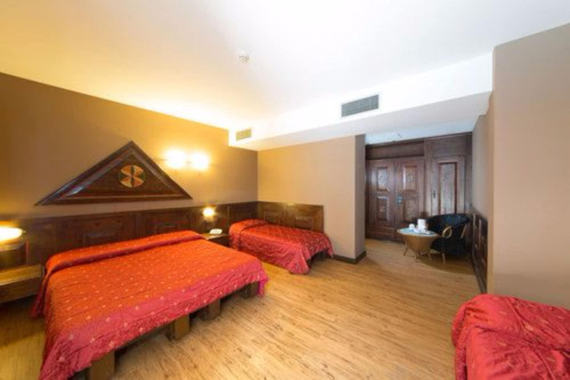 Hotel La Pauel Сирмионе Экстерьер фото