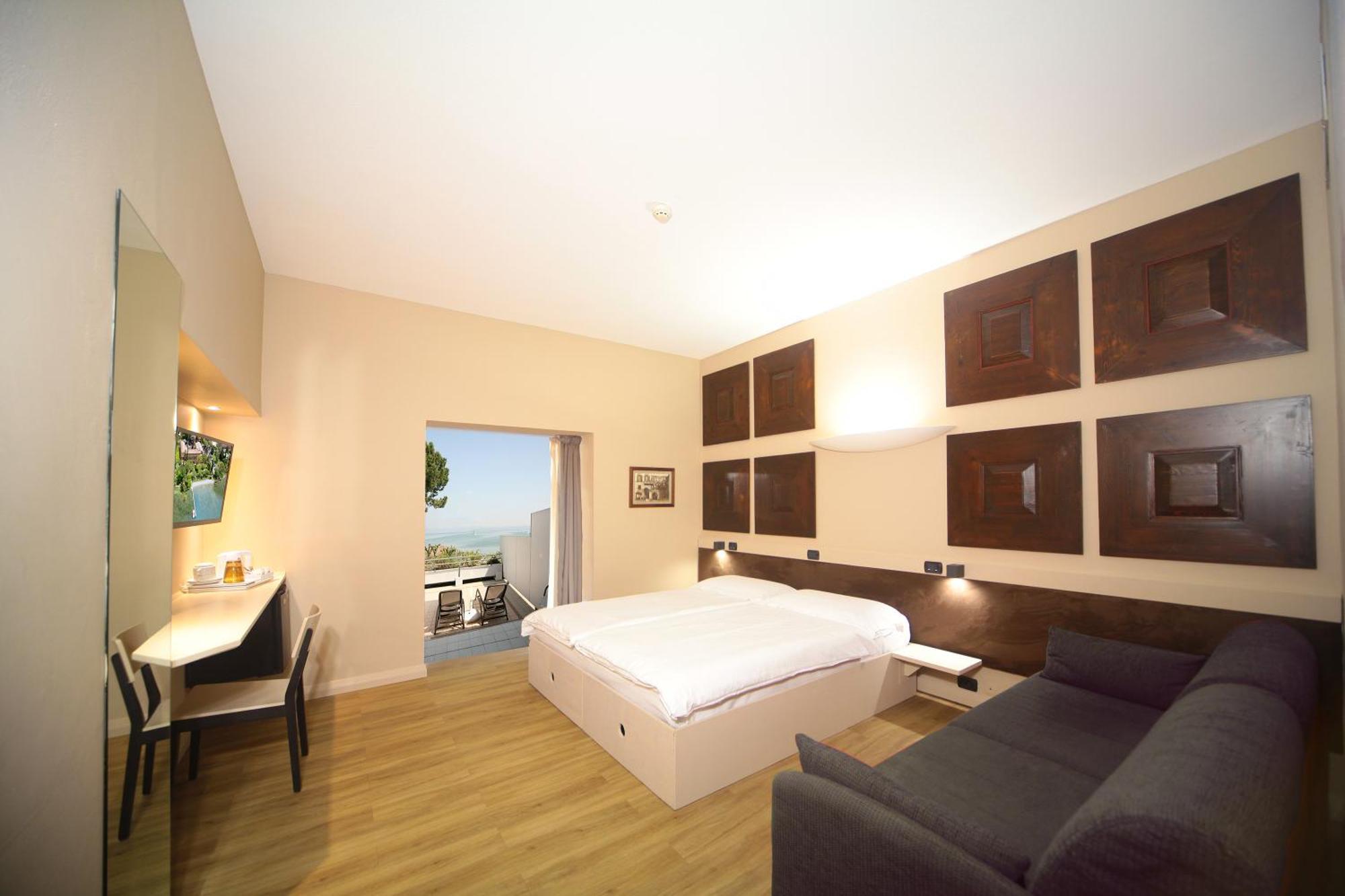 Hotel La Pauel Сирмионе Экстерьер фото